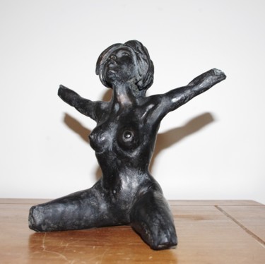 Sculpture intitulée "beauté volée" par Nicolas Sevin, Œuvre d'art originale, Terre cuite