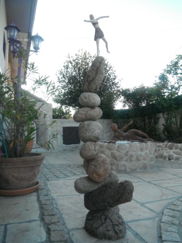 Sculpture titled "pierres en équilibre" by Nicolas Sundac, Original Artwork, Cement