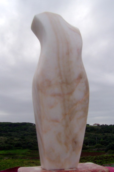 Sculptuur getiteld "Feminino XIX" door Nicolau Campos, Origineel Kunstwerk, Steen