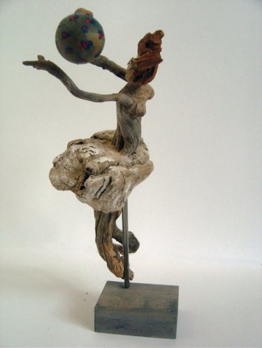 Sculpture titled "fille et ballon" by Nicole Agoutin, Original Artwork