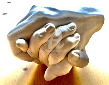 Скульптура под названием "Loving Hands - Scul…" - Nicole Cecil B, Подлинное произведение искусства, бетон