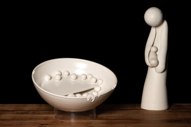 Sculptuur getiteld "Bouillon de boules" door Nicole Lemieux, Origineel Kunstwerk, Terra cotta