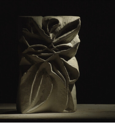 Скульптура под названием "Daimon" - Nicolò Dell'Erba, Подлинное произведение искусства, Камень