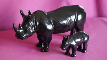 Sculpture intitulée "Famille Rhino" par Hélène Niel, Œuvre d'art originale, Céramique