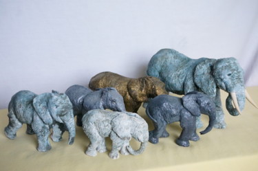 Sculpture intitulée "les bébés éléphants" par Hélène Niel, Œuvre d'art originale, Céramique