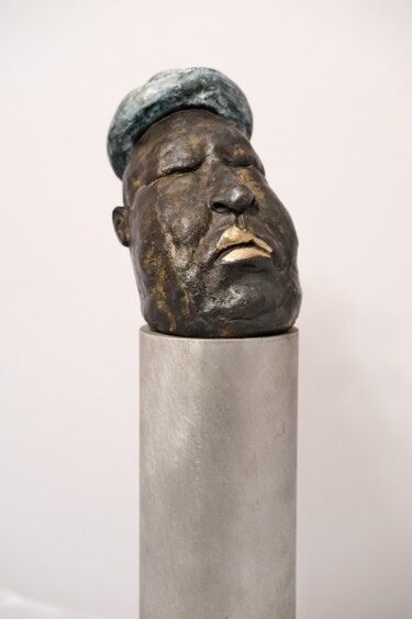 Skulptur mit dem Titel "Portrait of mr. Lao…" von Nik Tkachaau, Original-Kunstwerk, Bronze