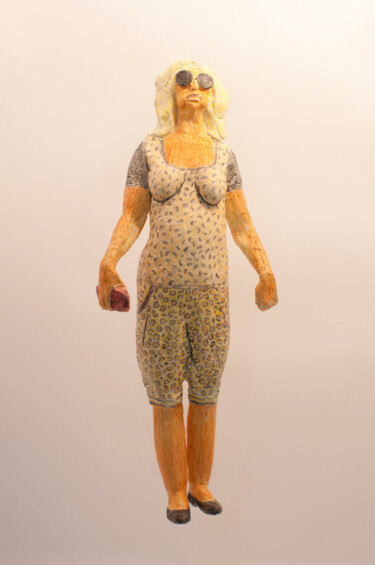 Escultura titulada "woman in leopard pr…" por Veronika Bernard, Obra de arte original, Yeso