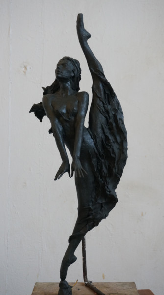 Sculpture intitulée "In flight" par Nikolai Shatalov, Œuvre d'art originale, Pâte polymère