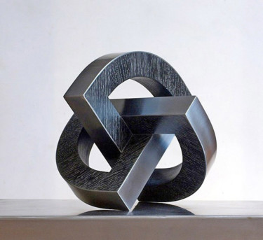 Sculpture titled "tremedium" by Nikolaus Weiler, Original Artwork, Metals