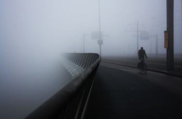 Фотография под названием "Foggy Rotterdam" - Niloufar Ghassabian, Подлинное произведение искусства