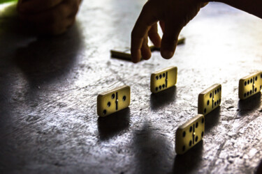 Photographie intitulée "mesa de jogo 2." par Nino Rocha Fotografia, Œuvre d'art originale, Photographie numérique