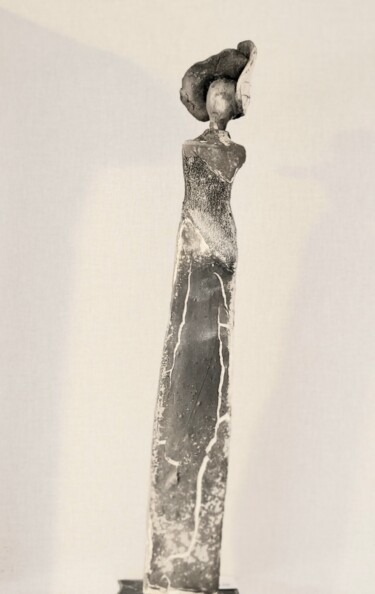 Скульптура под названием "raku nu" - Marie Juge, Подлинное произведение искусства, Керамика Установлен на Металл