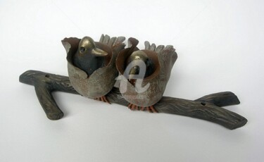 Sculptuur getiteld "Twee vogeltjes op t…" door Martin Langezaal, Origineel Kunstwerk, Keramiek