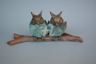 Sculptuur getiteld "Twee uiltjes op tak" door Martin Langezaal, Origineel Kunstwerk, Keramiek