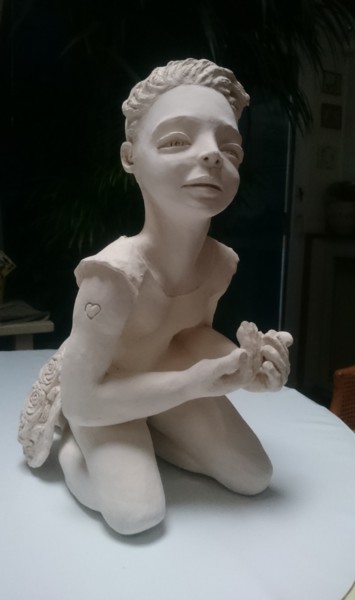Skulptur mit dem Titel "Jeune fille à la pl…" von Chrysanthou, Original-Kunstwerk, Ton