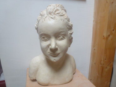 Escultura intitulada "Portrait de Louise…" por Chrysanthou, Obras de arte originais, Argila