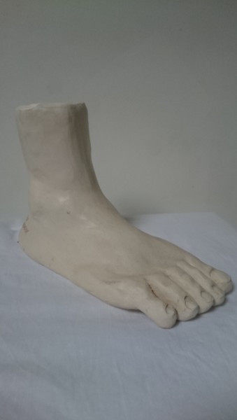 Sculpture titled "Pied homme" by Chrysanthou, Original Artwork, Clay
