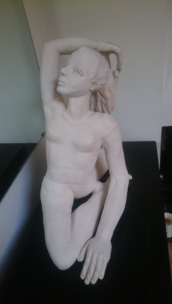 Скульптура под названием "Figure de gym" - Chrysanthou, Подлинное произведение искусства, Глина