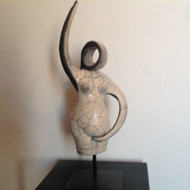 Sculpture titled "Maternité" by Noëlle Rious, Original Artwork, Clay