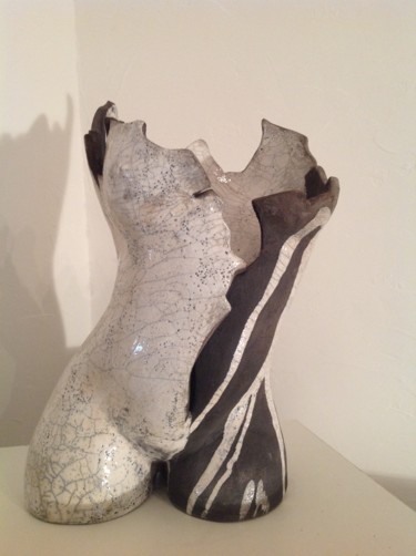 Sculpture intitulée "Femme brisée" par Noëlle Rious, Œuvre d'art originale