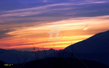 Fotografia intitolato "tramonto colline re…" da Noelle9, Opera d'arte originale