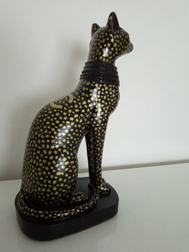 Sculpture titled "coco cat" by Norberto Quinto, Original Artwork, Resin