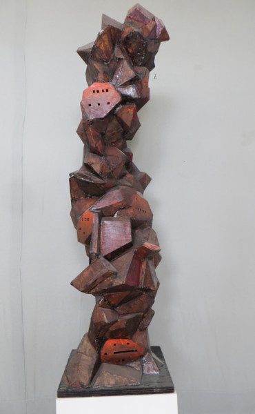 Скульптура под названием "hotel-grigri-vu-1.j…" - Normand Hamel, Подлинное произведение искусства, Дерево