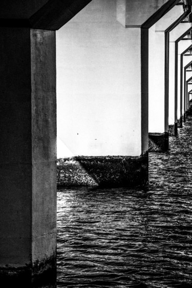Fotografía titulada "bridge pillars..." por Walkingsea, Obra de arte original