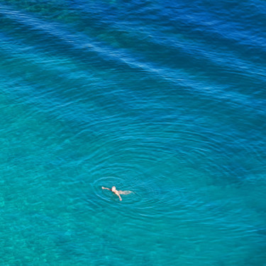 Fotografie mit dem Titel ""Inside You (blue)"" von Natalia Zavialova, Original-Kunstwerk