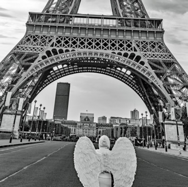 「"Tour Eiffel ( "Ang…」というタイトルの写真撮影 Natalia Zavialovaによって, オリジナルのアートワーク, デジタル