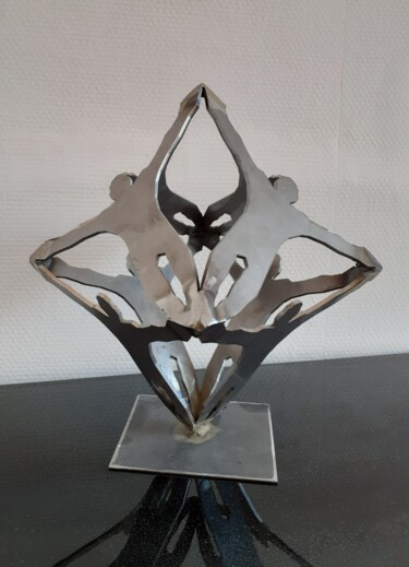 Sculpture titled "Octaèdre Vitruvien…" by O Ravel, Original Artwork, Metals