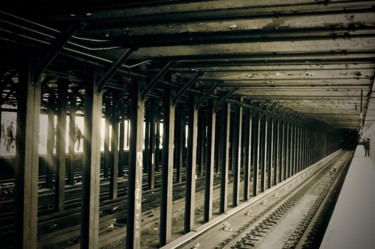 Fotografia intitolato "station de métro" da Anthony Hochet, Opera d'arte originale, Fotografia digitale