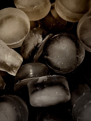 Fotografie mit dem Titel "Ice cubes" von Anthony Hochet, Original-Kunstwerk