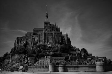 Photographie intitulée "Mont Saint Michel" par Anthony Hochet, Œuvre d'art originale, Photographie numérique