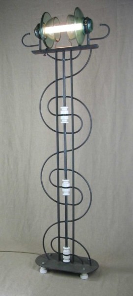 Design intitulée "lampadaire" par Jacques Menu, Œuvre d'art originale