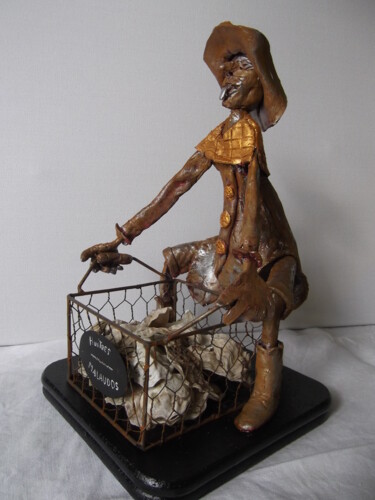 Sculpture titled "Les huitres  Malaud…" by Odette Carre (Etchevers M-J), Original Artwork, Polymer clay