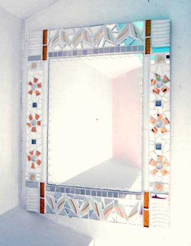 Design intitolato "miroir mosaïque "Fl…" da Odile Maffone, Opera d'arte originale, Bagno