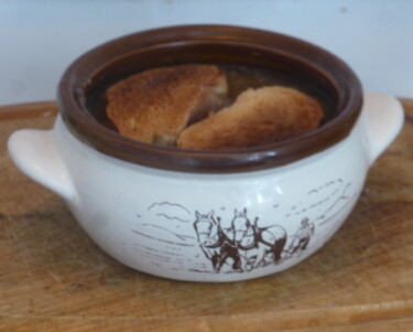 Photographie intitulée "Soupe à l'oignon gr…" par Odilon Talbot, Œuvre d'art originale, Photographie numérique
