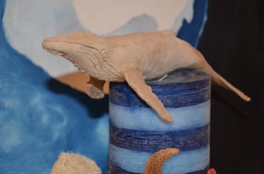 Sculpture intitulée "Синий кит" par Oksana Riabova, Œuvre d'art originale, Argile