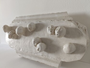 Skulptur mit dem Titel "Sala di amore" von Olatz Intxausti, Original-Kunstwerk, Gips