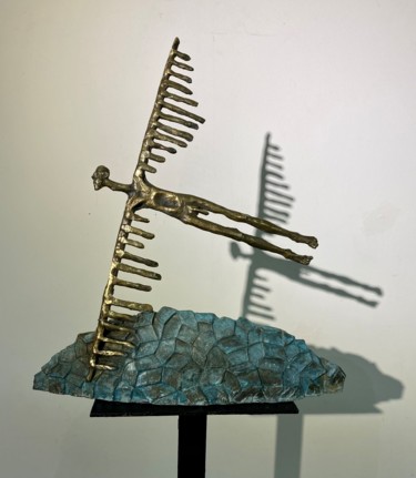 Escultura titulada "ICARUS. FLIGHT" por Oleg Kalashnik, Obra de arte original, Bronce