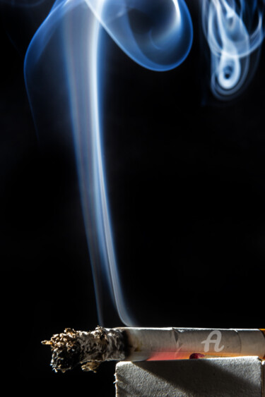 Фотография под названием "Cigarette smoking c…" - Олег Марчак, Подлинное произведение искусства, Не манипулируемая фотография
