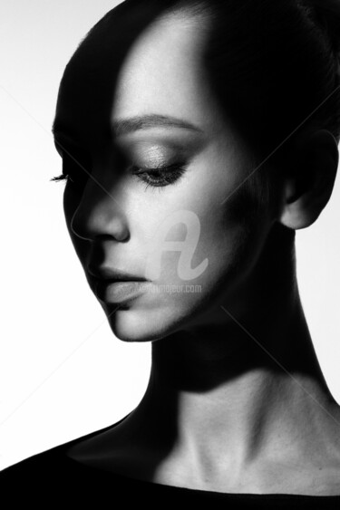 Фотография под названием "Из тени #1" - Олег Ведерников, Подлинное произведение искусства, Цифровая фотография