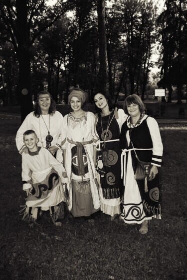 Photographie intitulée "Ukrainian ethno fes…" par Olena Kovalenko, Œuvre d'art originale, Photographie numérique