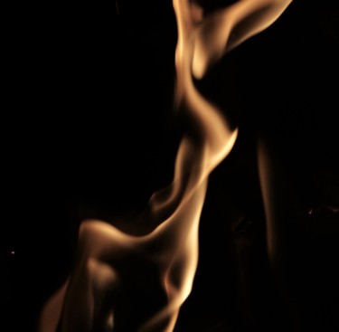 Fotografie mit dem Titel "Notre dame des flam…" von Olga Voscannelli, Original-Kunstwerk, Digitale Fotografie