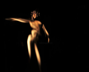 Photographie intitulée "The last dancer / M…" par Olga Voscannelli, Œuvre d'art originale, Photographie numérique