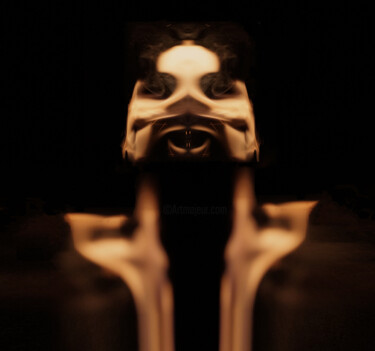 Photography titled "Tenor / Made of fire" by Olga Voscannelli, Original Artwork, Digital Photography