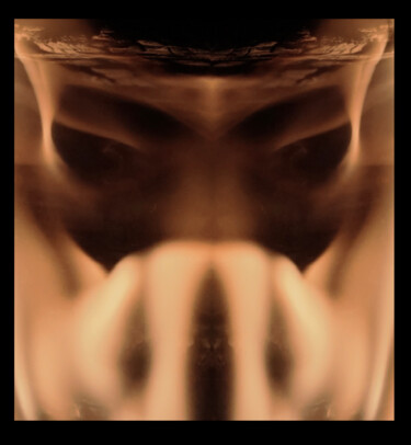 摄影 标题为“Death / Made of fire” 由Olga Voscannelli, 原创艺术品, 数码摄影