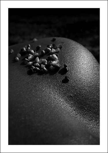 Photographie intitulée "grains de peau II" par Franck Olivas, Œuvre d'art originale