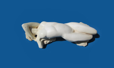 Sculptuur getiteld "Femme allongée" door Olivier Boutin, Origineel Kunstwerk, Gips